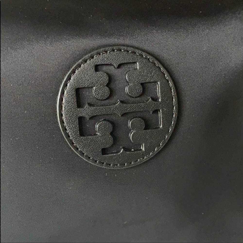 NWT TORY BURCH NYLON BRIGITTE COSMETIC CASE - Picture 8 of 8